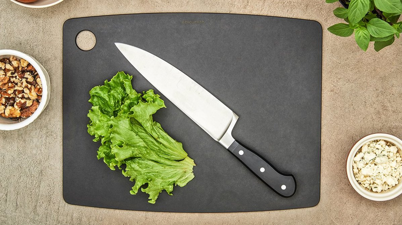 Tabla de cortar Epicurean | $20 | AmazonGráfico: Chelsea Stone